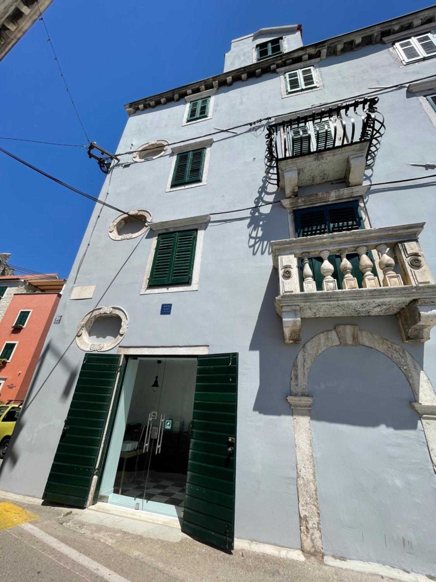 Apartments And Rooms Ille Šibenik Екстериор снимка