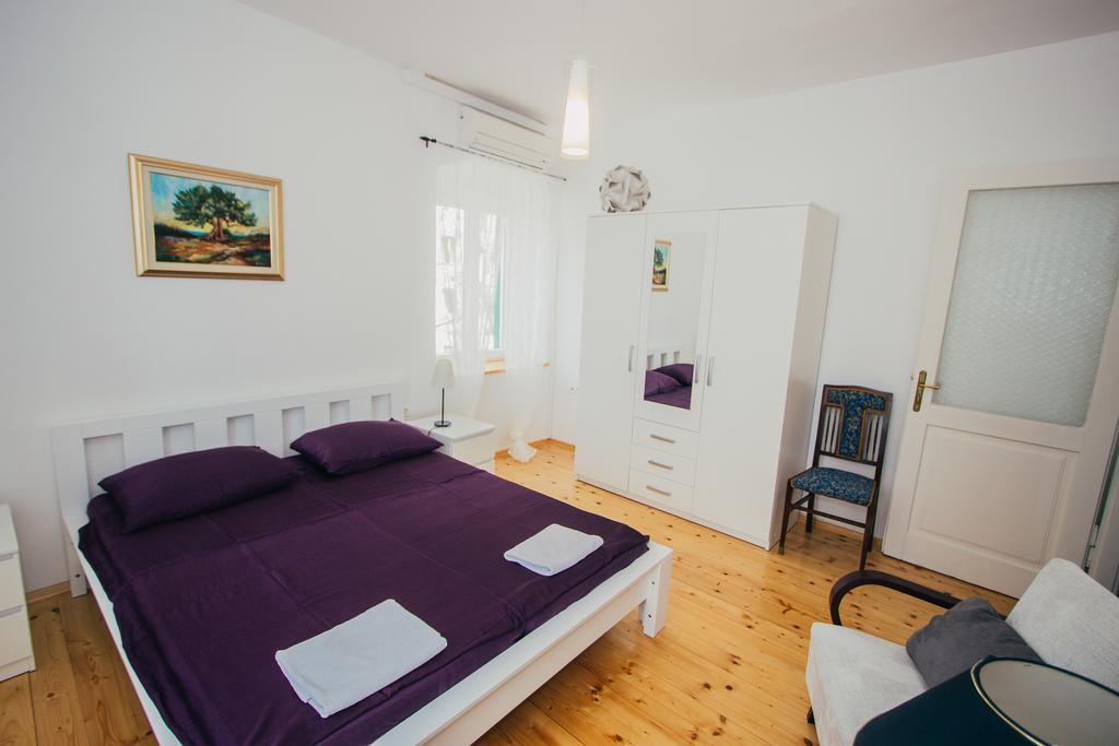 Apartments And Rooms Ille Šibenik Екстериор снимка