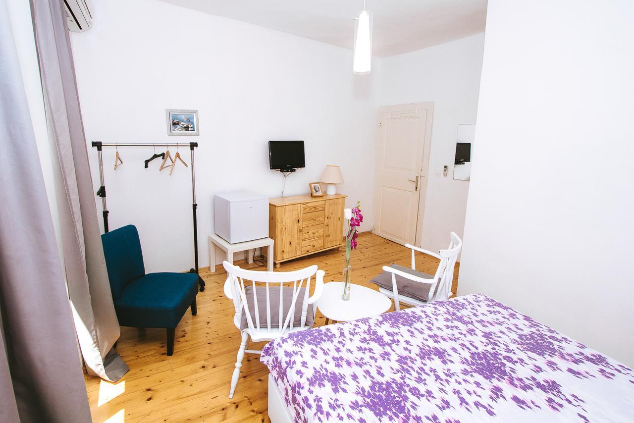 Apartments And Rooms Ille Šibenik Екстериор снимка