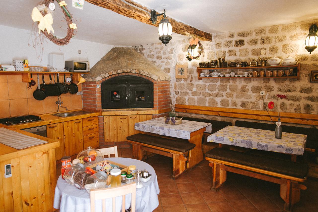 Apartments And Rooms Ille Šibenik Екстериор снимка