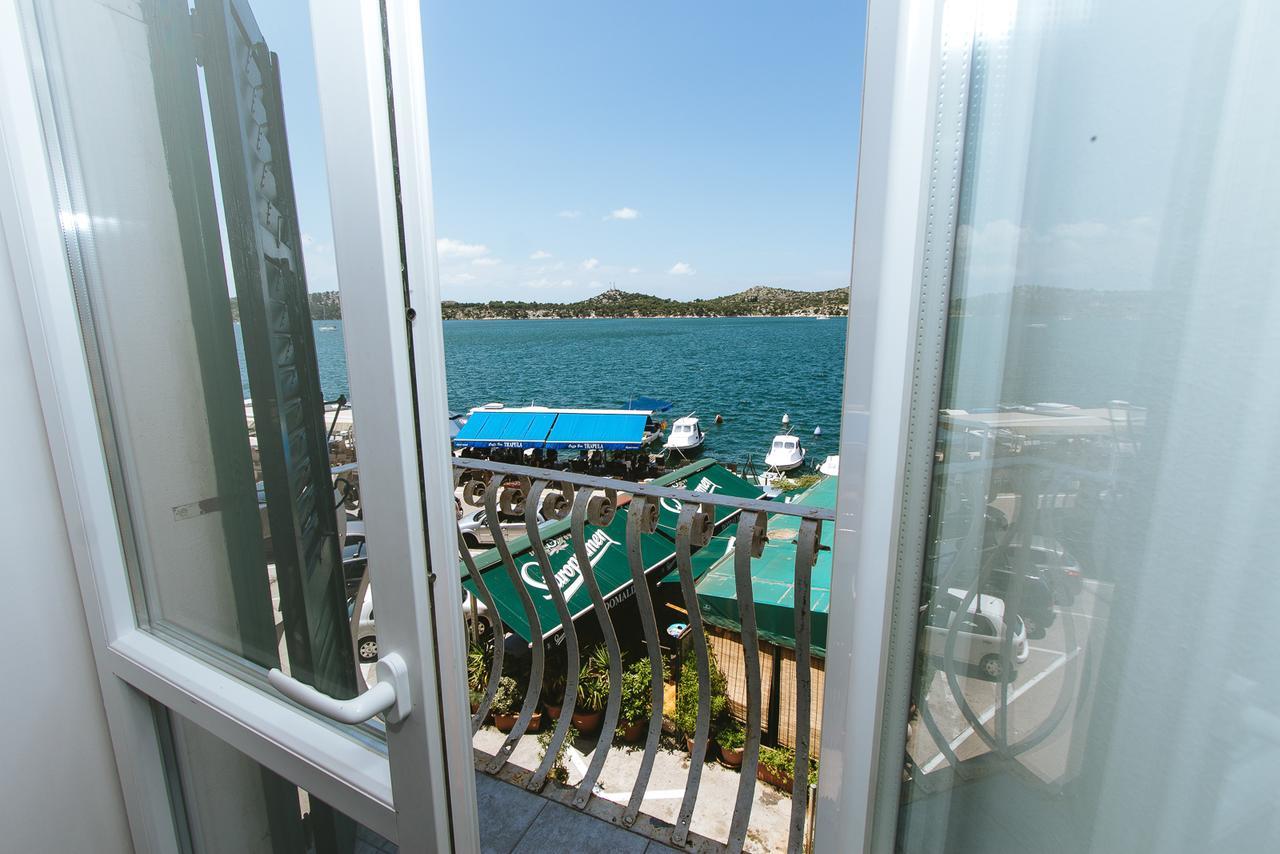 Apartments And Rooms Ille Šibenik Екстериор снимка