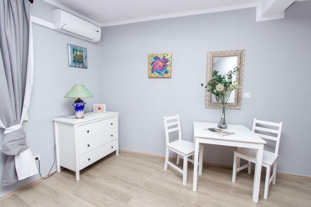Apartments And Rooms Ille Šibenik Екстериор снимка