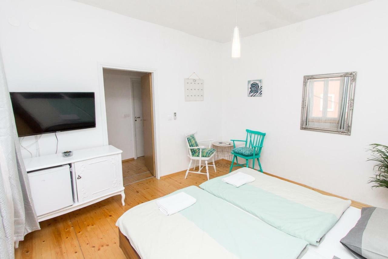Apartments And Rooms Ille Šibenik Екстериор снимка
